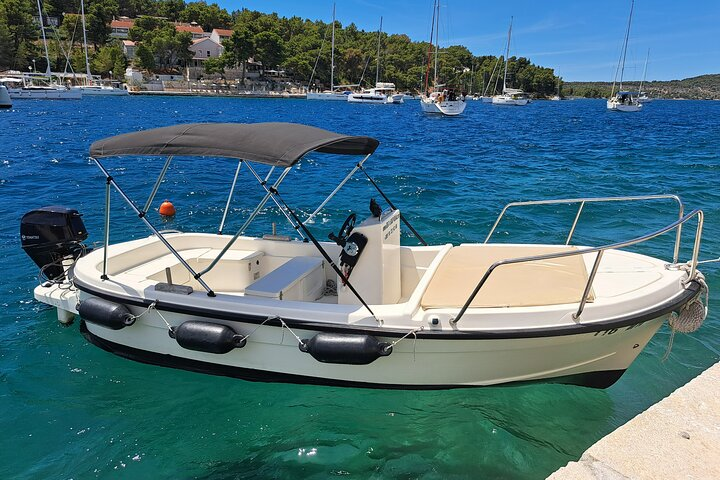 Explore the West coast of the island Brac by BETINA boat - Photo 1 of 13