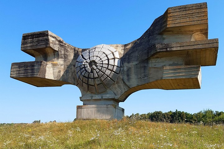 Ex-Yugoslavian "Spomeniks" tour - Photo 1 of 7
