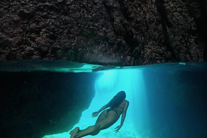 Kayak tour with cave experience - Photo 1 of 22