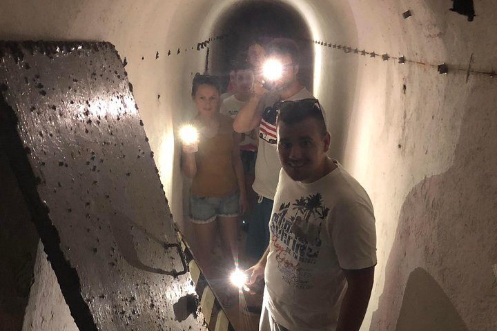 Exploring the tunnel labyrinth - lights ON!