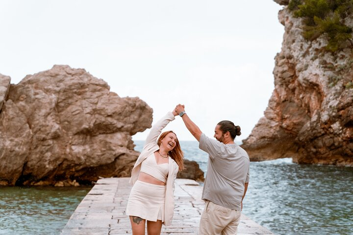 Private Vacation Photoshoot with Photographer in Dubrovnik - Photo 1 of 25