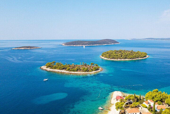 Islands in front of Maslinica town