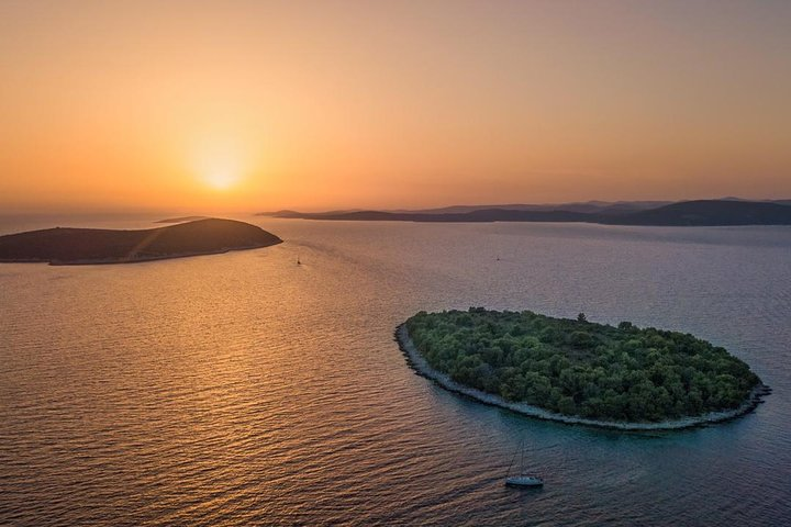 Private Sunset tour on the speedboat in village Maslinica, island Solta - Photo 1 of 25