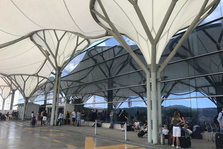 Private transfer from Makarska, Brela,Baska Voda to Split airport - Photo 1 of 9