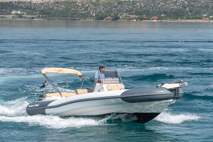 Rent a speedboat from Trogir or Split (Marlin 790) - Photo 1 of 8