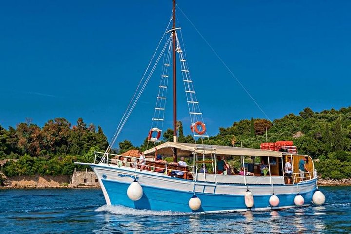 Rent this Traditional Wooden boat for you own pleasure and have the best time cruising around Dubrovnik.
