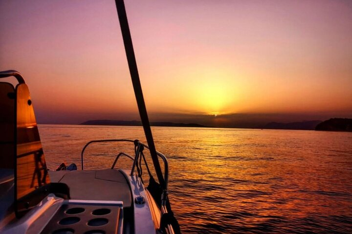 Sunset Speedboat Tour in Makarska with swim stop on island Brač - Photo 1 of 6