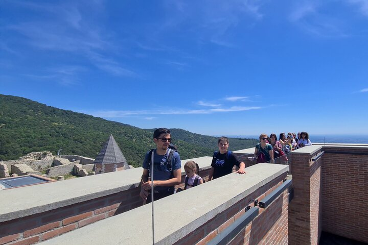 Family visiting Medvegrad fort on Zagreb Hike