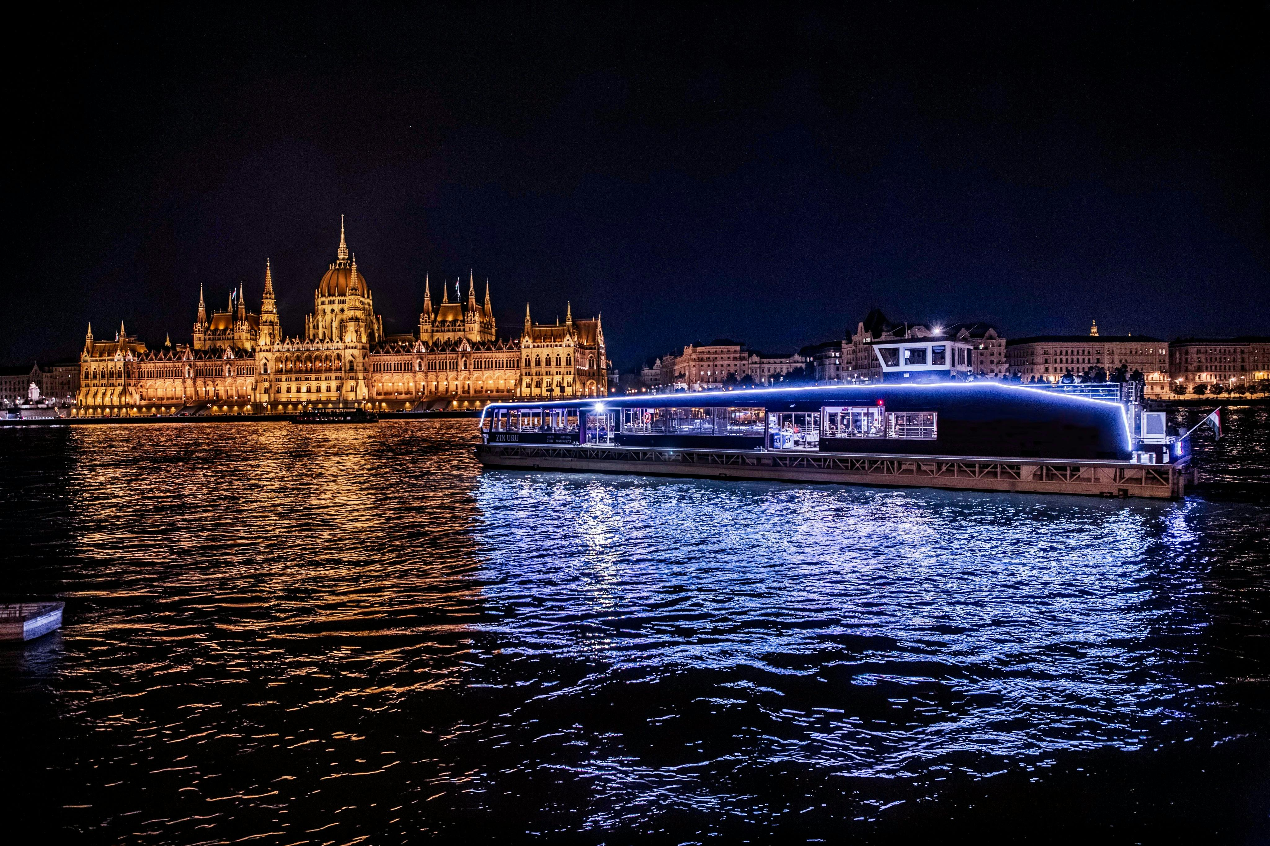 Budapest: Sightseeing Cruise From Buda + Audio guide - Photo 1 of 7