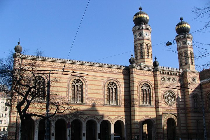 Budapest Dohany, Heroes', Rumbach synagogues & Jewish Ghetto Tour - Photo 1 of 21