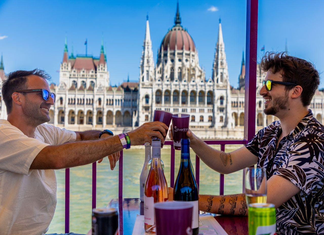 Budapest: Danube Cruise with Unlimited Prosecco & Wine - Photo 1 of 7