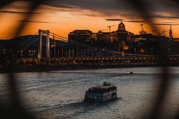Buda Castle and M/S Neptun (c) and thx Bence Vagi