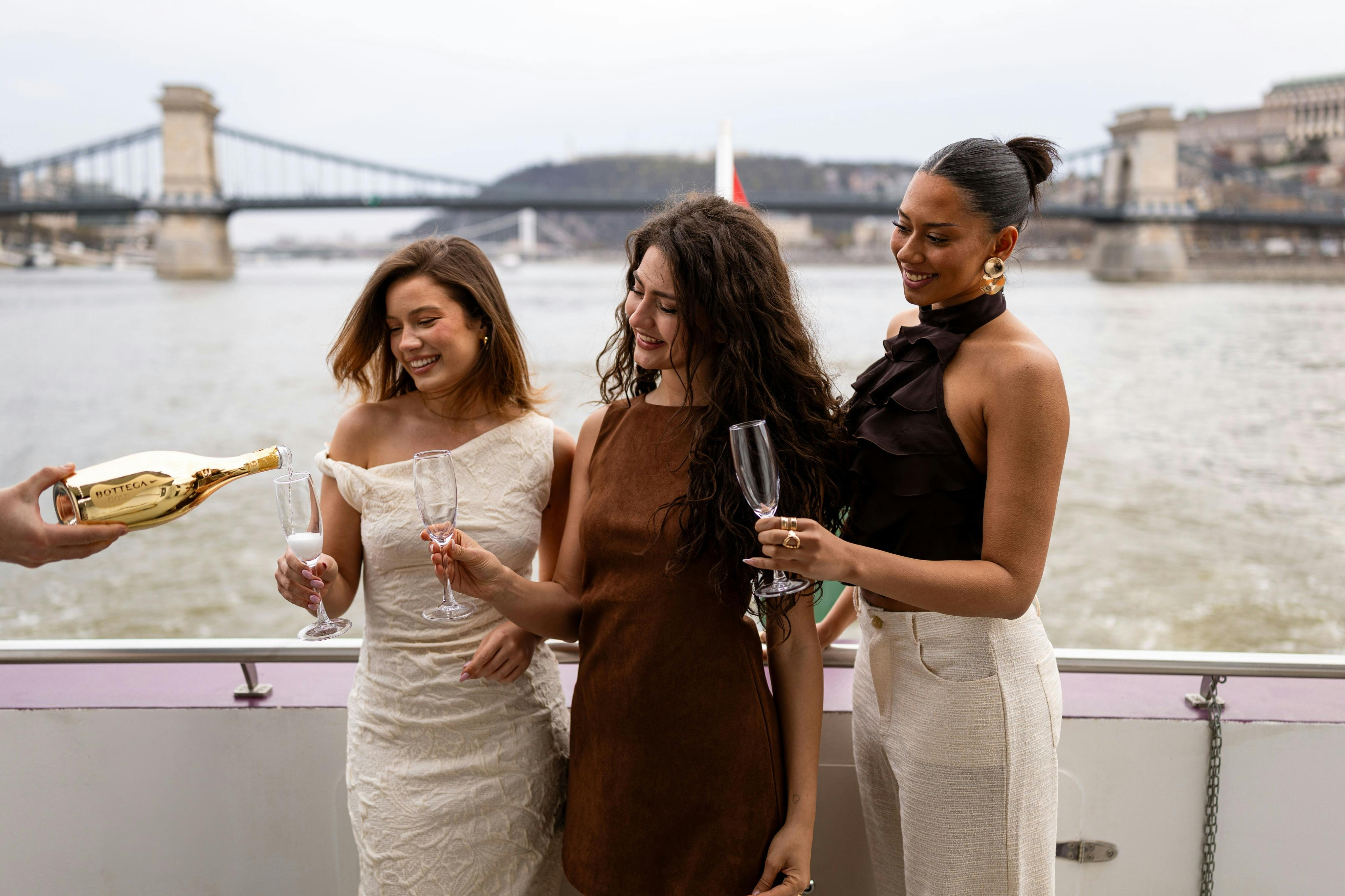 Budapest: Sightseeing Cruise + Unlimited Prosecco - Photo 1 of 7