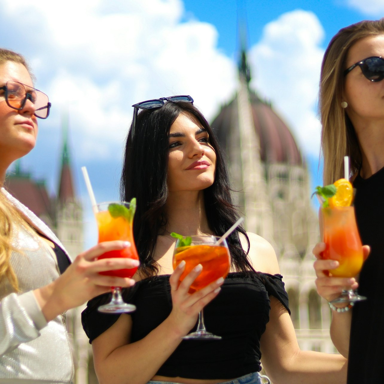 Budapest: Danube Cocktail Cruise - Photo 1 of 8