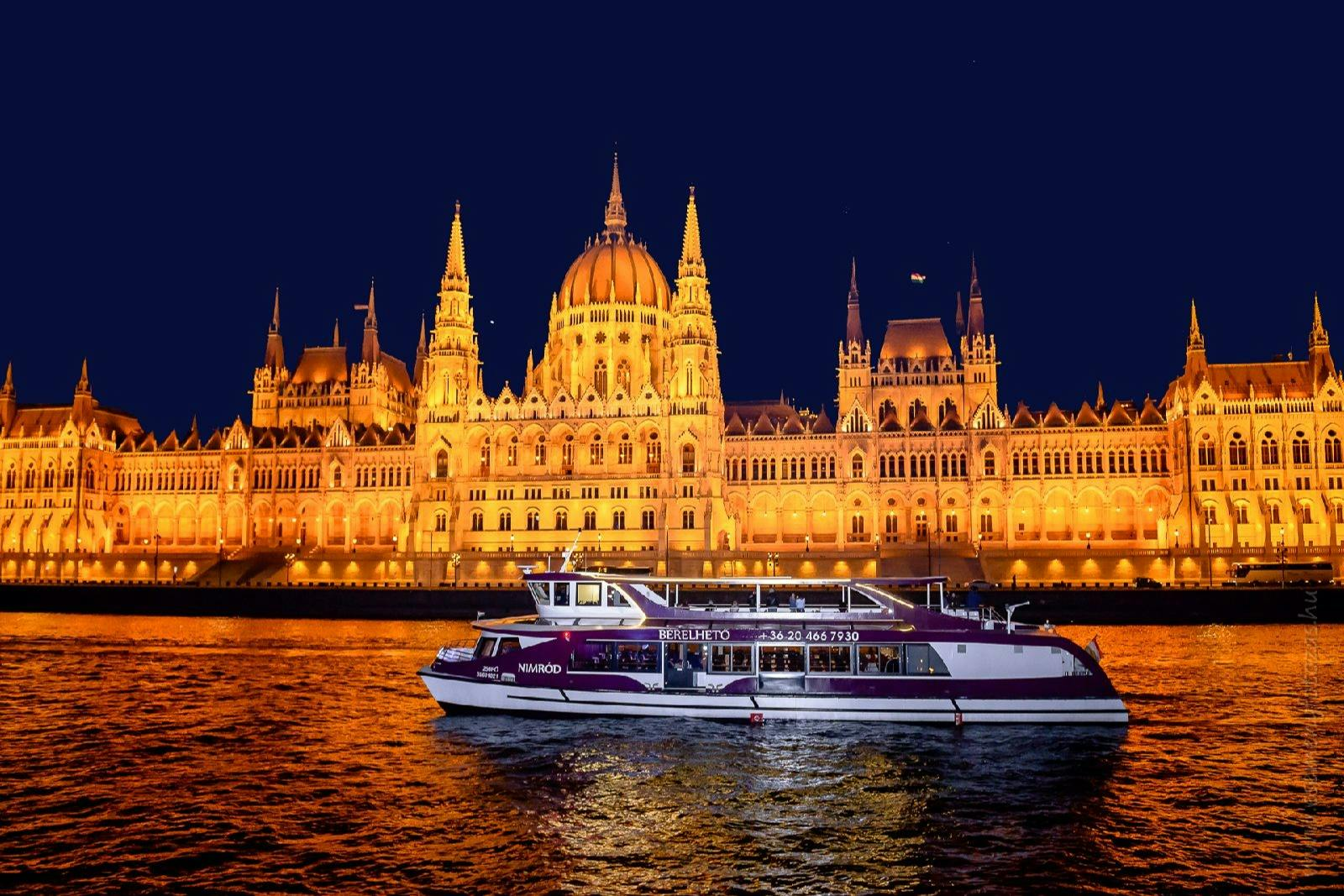 Budapest: Sightseeing Cruise - Photo 1 of 3