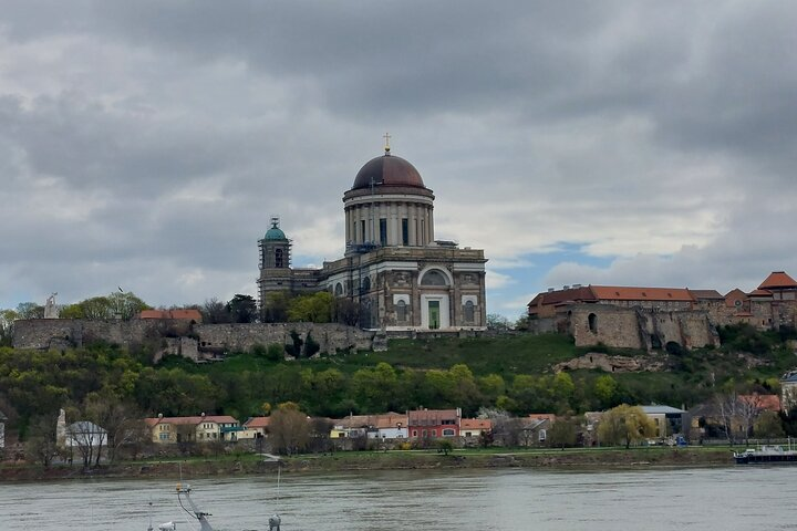 Danube Bend Privately with full board - Photo 1 of 10