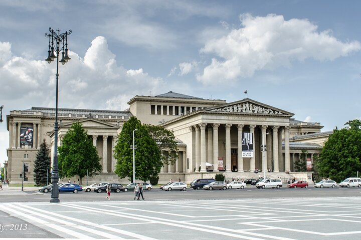 Discovering Budapest's hot pools and heroes: a self-guided audio tour - Photo 1 of 6