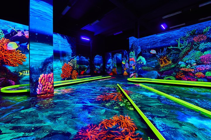 Neonis - 3D Blacklight Minigolf 