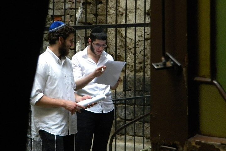 Past and Present of Budapest Jewish District Tour - Photo 1 of 16