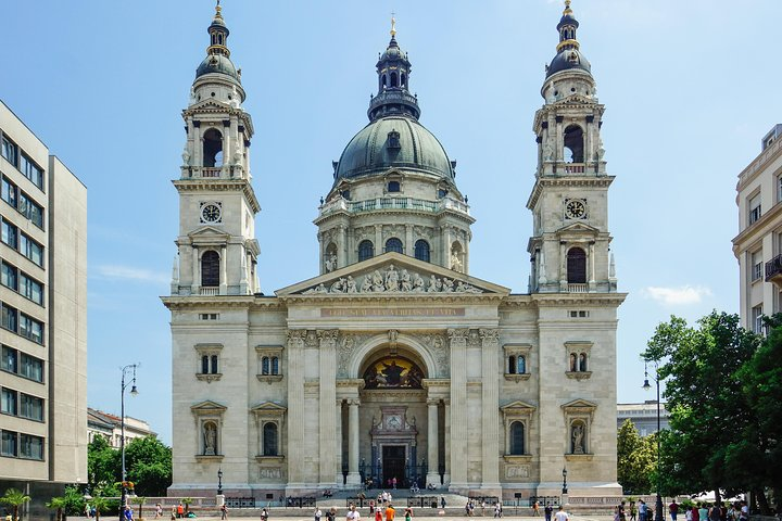 The beginner's guide to Budapest - Private City Tour with Cake & Coffee - Photo 1 of 12