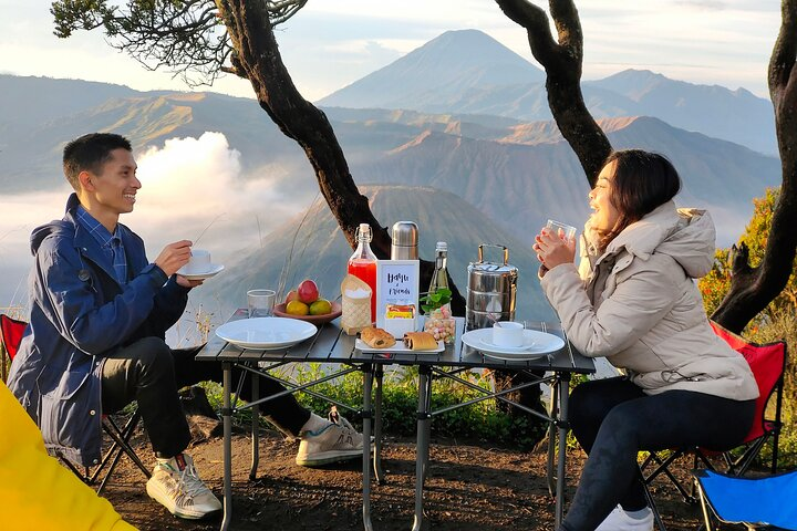 1 Day - Bromo Sunrise Romantic Breakfast // 00.30 - 13.00 - Photo 1 of 15