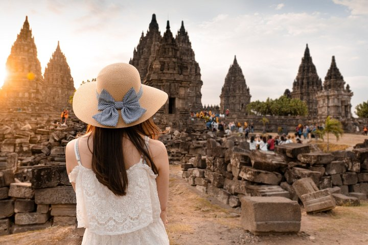 2-Day Java Tour from Bali Including Yogyakarta and Borobudur Temple - Photo 1 of 9