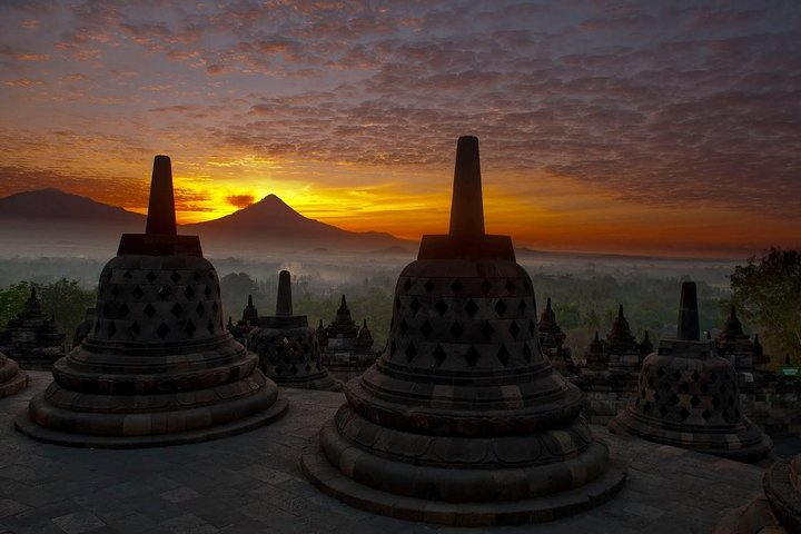 2 days Yogyakarta tour (Borobudur, Prambanan, Jomblang cave, Timang beach) - Photo 1 of 7