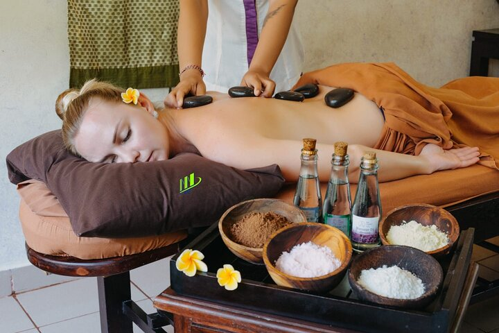 2-hour Warm Stone Massage in Nusa Dua - Photo 1 of 10
