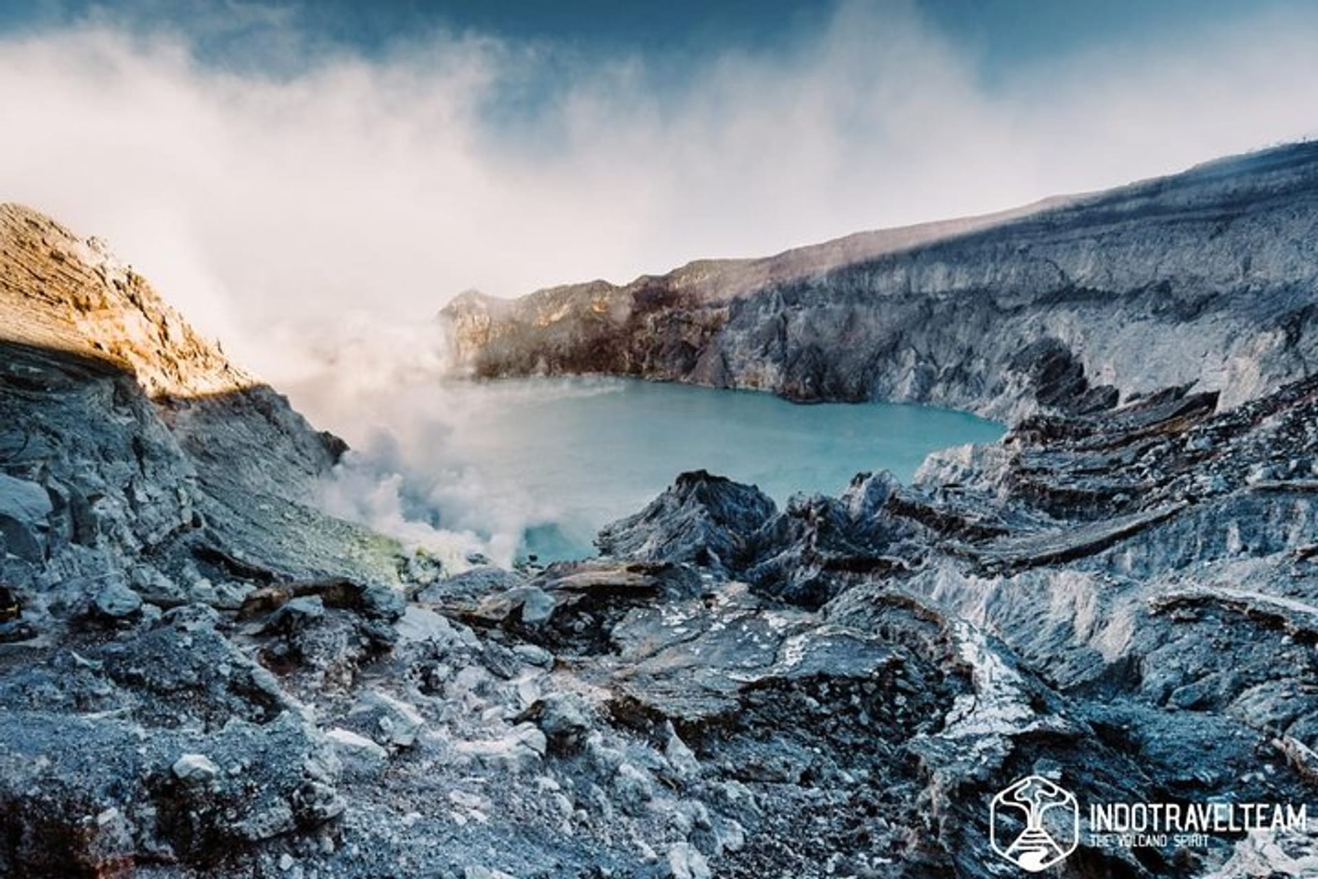 From Bali: 24-Hour Kawah Ijen Blue Flames, Dinner & Room in
