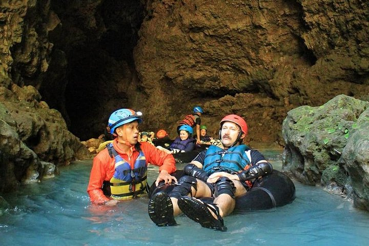 6 Days Yogyakarta Budget Backpacker Tour - Photo 1 of 15