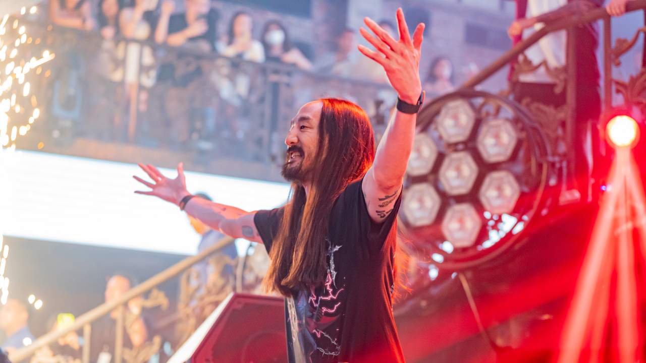 Experience an unforgettable night at Atlas Superclub Bali where top DJs energize the crowd amidst dazzling lights and a stylish setting perfect for memorable beachside celebrations.