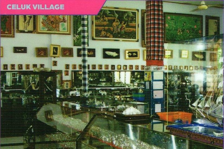 Experience the charm of Celuk Village where local artistry flourishes amid beautifully crafted jewelry and vibrant galleries all while enjoying comfortable transport to Ubud’s treasures.