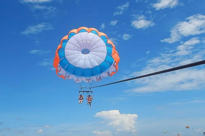 Parasailing in Bali