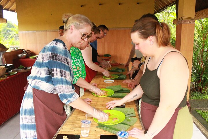Balinese afternoon cooking class with local rice filed visit  - Photo 1 of 6