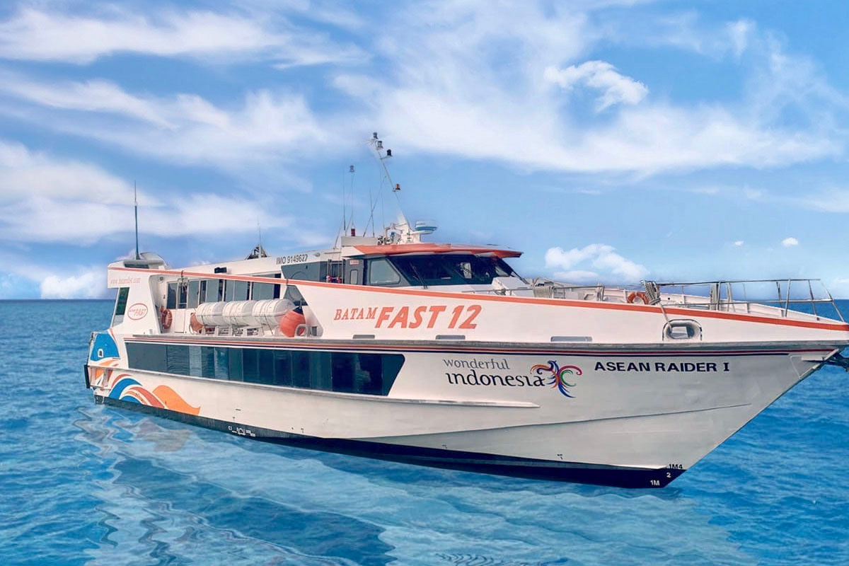 Experience a smooth journey across calm waters on the Batam Fast Ferry your gateway to exploring the scenic beauty of Batam and its lively attractions. Plan your adventure effortlessly.