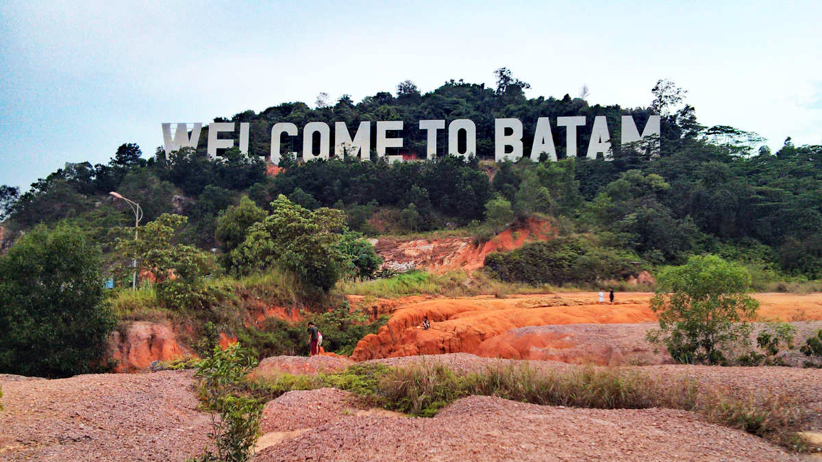 Explore Batam’s iconic sights at your own pace from scenic viewpoints to unique shopping experiences all while enjoying the comfort of a private car charter for a full day of adventure.