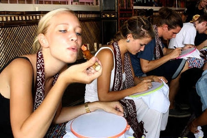 Immerse in the art of batik painting creating unique masterpieces while savoring local flavors. Capture cherished memories in Jakarta where creativity and culture come alive in every stroke.