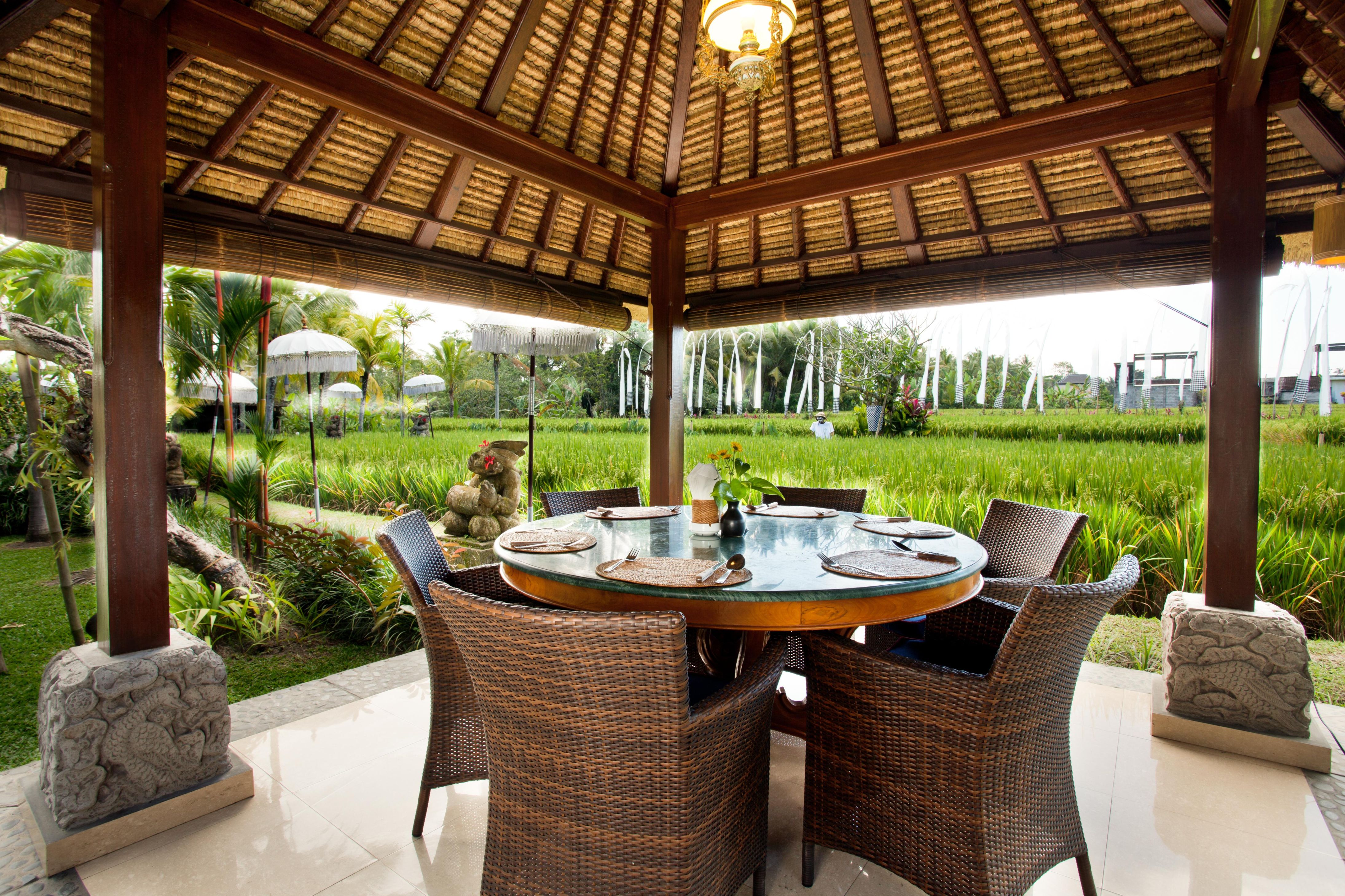 Savor delicious flavors while surrounded by lush rice paddies and tranquil coconut trees. Enjoy nature's symphony as you relish exquisite Indonesian and Western dishes at Bebek Tepi Sawah Restaurant.