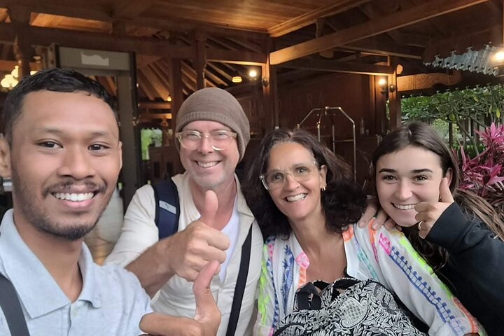 Jakarta Shuttle Service