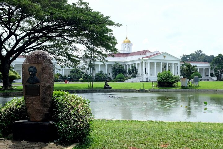 Botanical garden palace