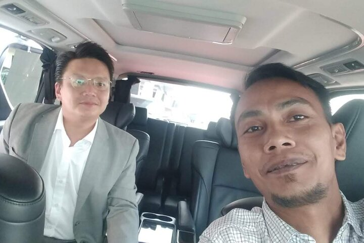 Rent Car Jakarta With Driver Speaking English - Photo 1 of 9