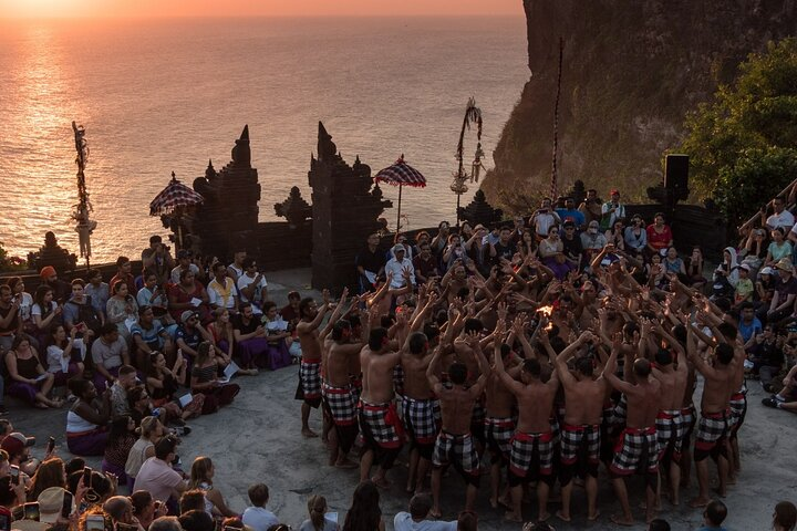 Chauffeurs Bali Private City Tour Customable - Photo 1 of 17