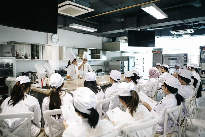 Discover the art of Indonesian cooking in a hands-on class where expert chefs guide you through the vibrant flavors and techniques of authentic local cuisine. Unleash your culinary creativity!