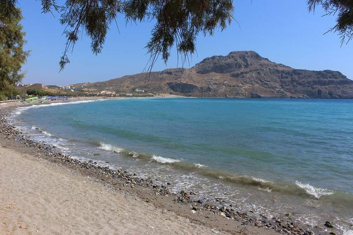 Experience the charm of Crete with its stunning beaches rocky shores and dramatic mountains offering the perfect backdrop for unforgettable adventures in Chora Sfakion and Plakias.