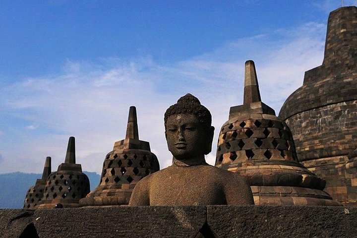 Excursion Privée à Borobudur, Prambanan, Pawon, Mendut avec Guide Francophone - Photo 1 of 6