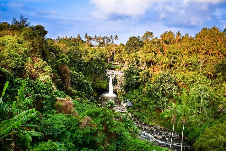 Tegenungan Waterfall