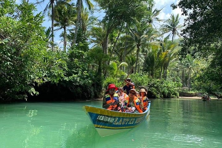 Discover the serene beauty of Pacitan's rivers and lush landscapes where you can relax and enjoy nature while exploring hidden gems with friends and family. A perfect escape awaits!