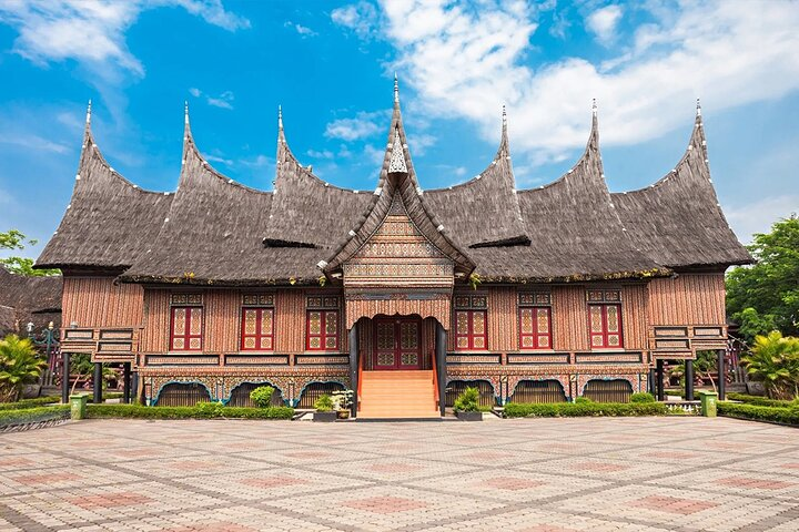 Explore the architectural beauty of Indonesia with traditional designs representing diverse cultures nestled in the heart of Jakarta—an ideal spot to immerse in local heritage and scenery.