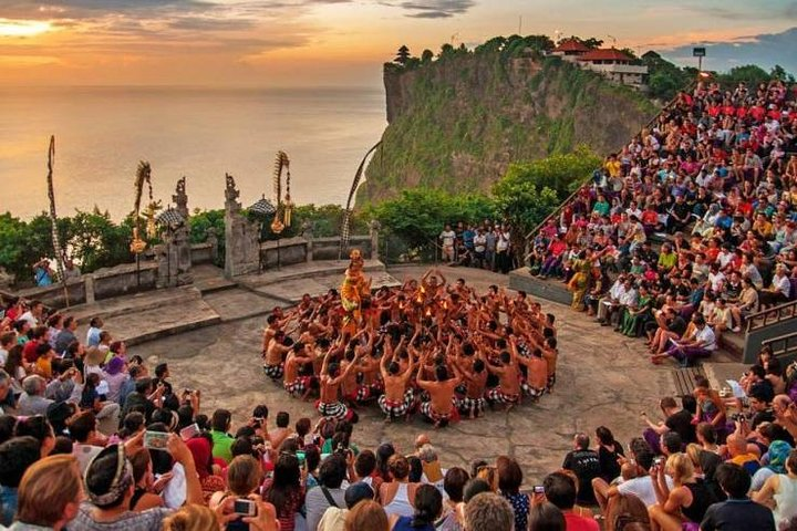 Kecak and fire dance on sunset 