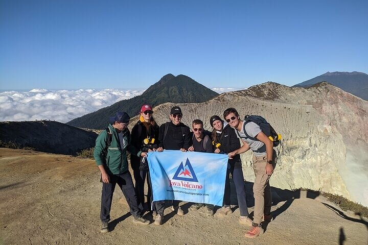 Ijen crater rim